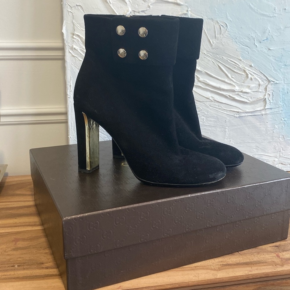 Gucci suede booties